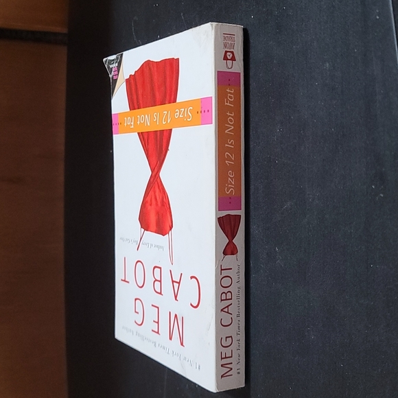 Meg Cabot - Size 12 Is Not Fat - Picture 4 of 7